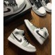 Nike Air Jordan 1 Mid Light Smoke Grey Light Smoke Grå/Sort-Hvid 554724 092 Dame/Herre