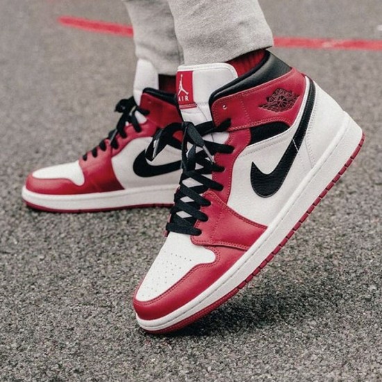 Nike Air Jordan 1 Mid Chicago 2020 Hvid/Gym Rød-Sort 554724 173 Dame/Herre